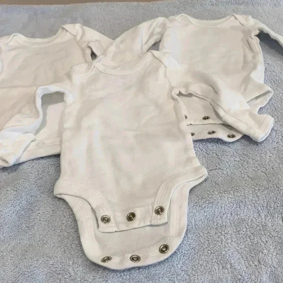 Carter’s onesies - Picture 2 of 5